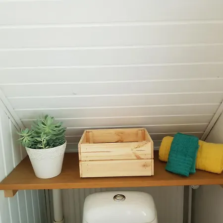 Apartment 1F Canx *